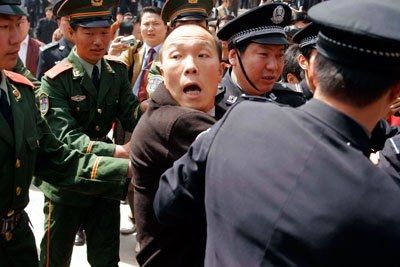 She Xianglin được trả tự do vào ngày 13/4/2005. Nguồn ảnh: China.org.cn