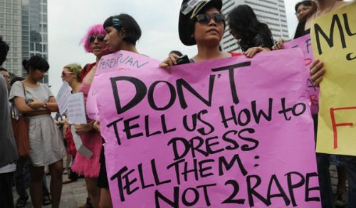 Biểu tình ở Indonesia chống nạn cưỡng hiếp, tháng 9/2011. Nguồn ảnh: ThinkProgress.