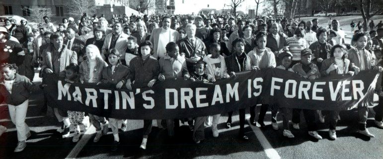 Người Mỹ biểu tình vì bình đẳng chủng tộc những năm 1960. (Ảnh: inewsnetwork.org)