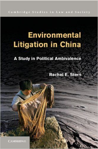 Bìa sách "Kiện Tụng Môi Trường tại Trung Quốc" (Nguồn ảnh: Amazon.com)