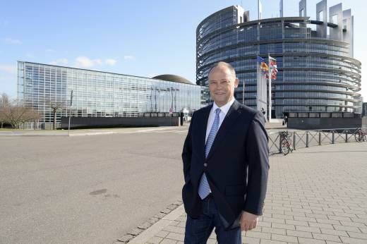 ibor Jeno SZANYI in front of the European Parliamant in Strasbourg