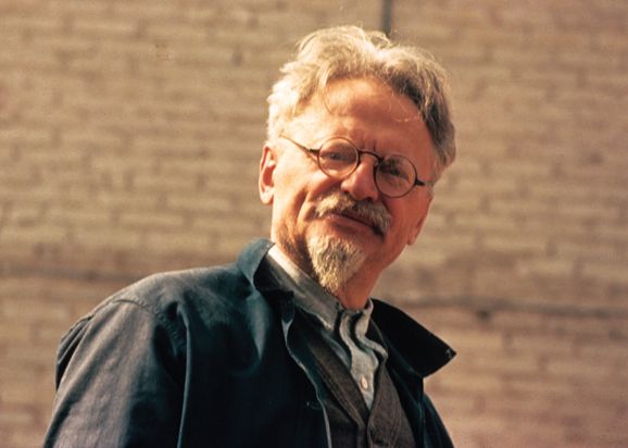 Trotsky,nhà lý luận cách mạng Bolshevik ở Liên Xô, người được coi là hình mẫu của nhân vật bị căm ghét Goldstein trong 1984. Ảnh: Hoover.