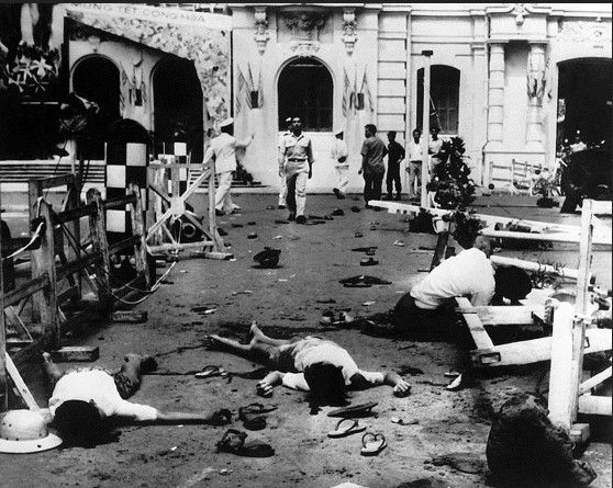 Hiện trường vụ đánh bom khủng bố Tòa Đô Chánh tại Sài Gòn ngày 26/10/1962. Ảnh: Chưa rõ nguồn.