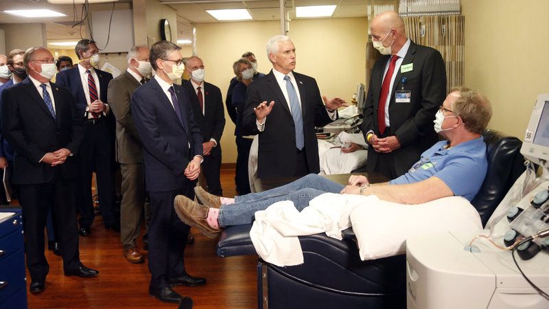 Phó Tổng thống Mỹ Mike Pence ngày 28/4/2020 tại phòng khám Mayo Clinic. Ảnh: AP. 