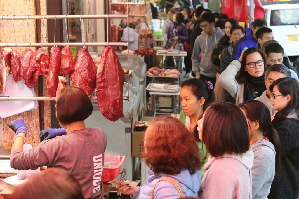Một khu chợ ở Trung Quốc. Ảnh:  Edward Wong/South China Morning Post/Getty .