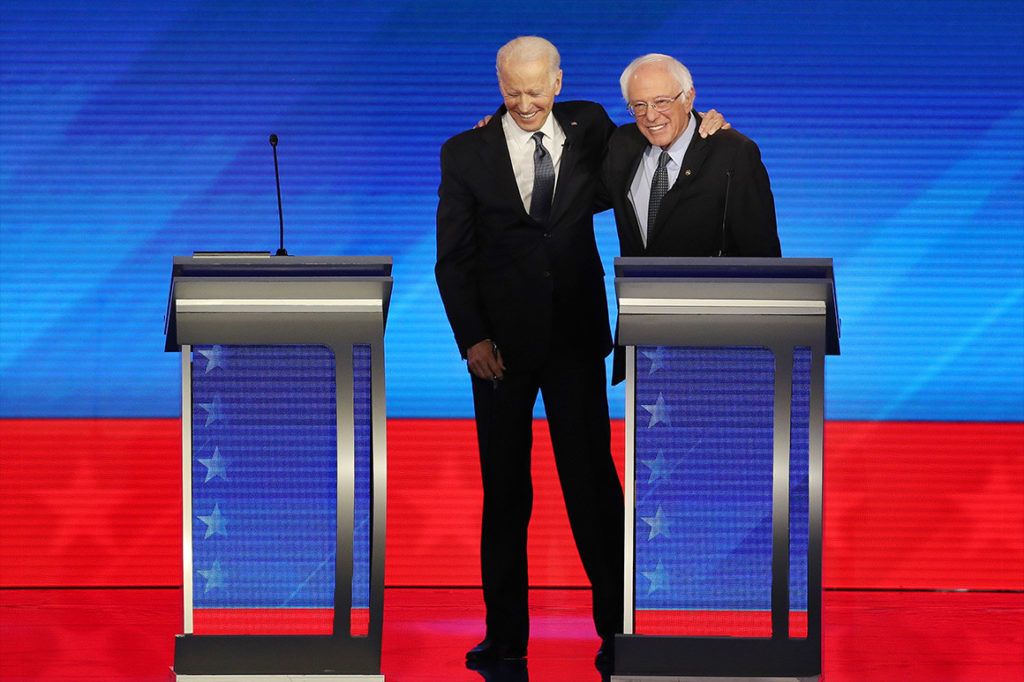 Joe Biden và Bernie Sanders trong một cuộc tranh luận trên truyền hình. Ảnh: Getty Images.