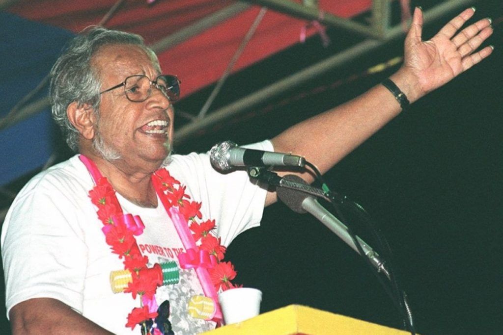 Ông  J.B Jeyaretnam (Đảng Công nhân) trong một cuộc mít-tinh năm 1996. Ảnh: AFP.
