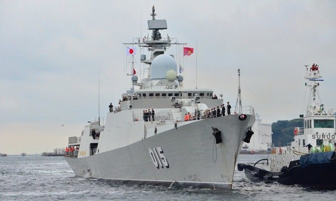 Tàu Trần Hưng Đạo 015, thuộc lớp Gepards, cập cảng Yokosuka của Nhật Bản ngày 27/9/2018. Ảnh: Japan Maritime Self-Defense Force.